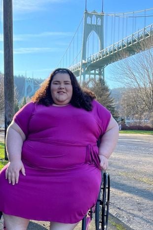 0_PAY-People-say-Im-going-to-cause-a-plane-crash-Plus-size-woman-shares-what-its-like-to-trave...jpg