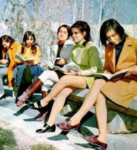 aaaafghankabulunistudents1970srs_465_508_int.jpg