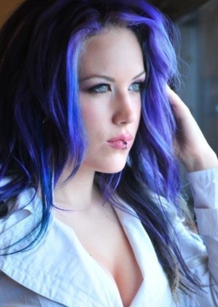 actor-alissa-white-gluz-320010_large.jpg