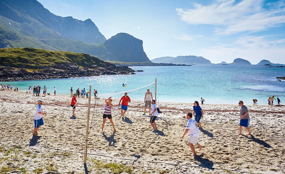 beach-game-playing-people.jpg