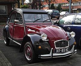 Citroen_2CV6_Charleston_(10742369626).jpg