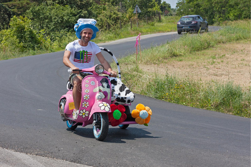 funny-vespa-sidecar-25268262.jpg