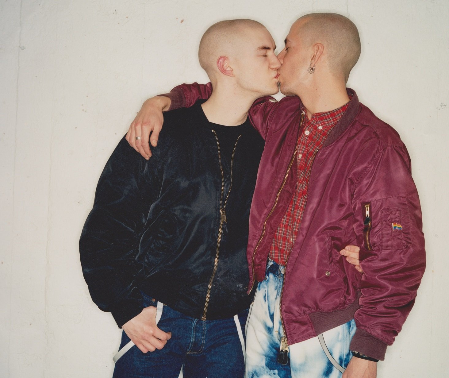 Gay_skinheads_kissing.jpg