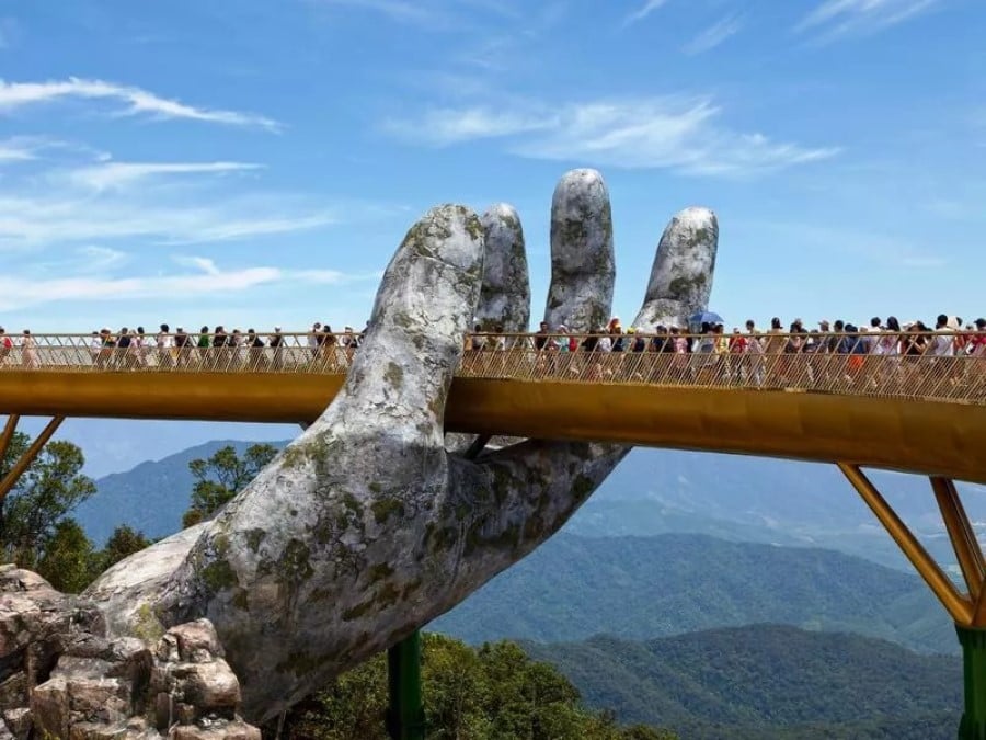 Golden Bridge - Da Nang, Vietnam.jpg