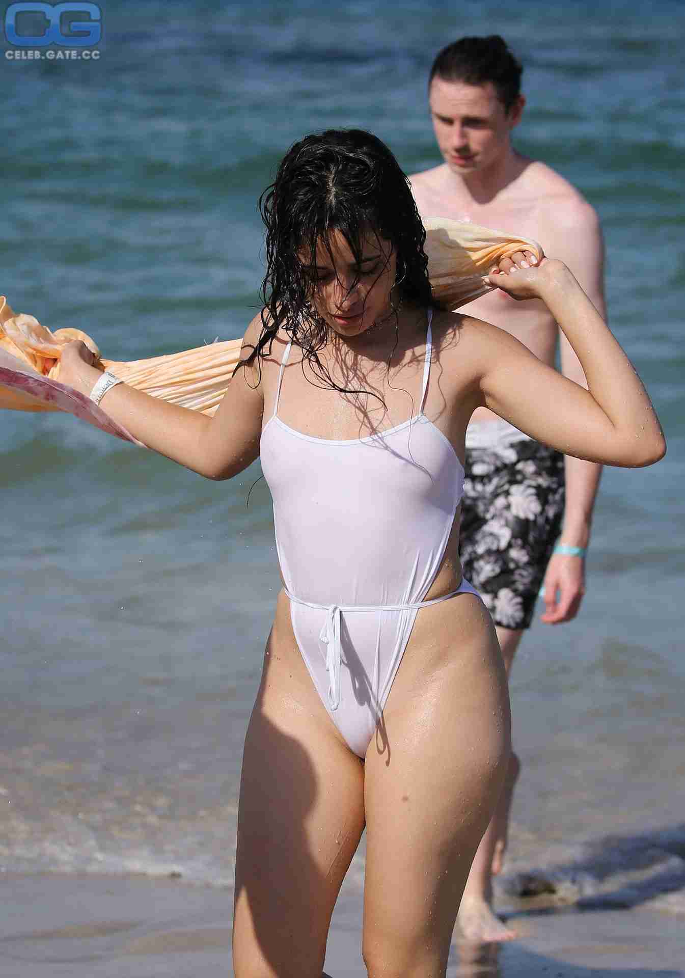 karla-camila-cabello-cameltoe-35245.jpeg