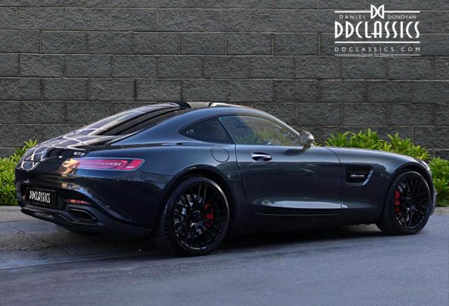 Mercedes-Benz-AMG-GTS-2015-2.jpg