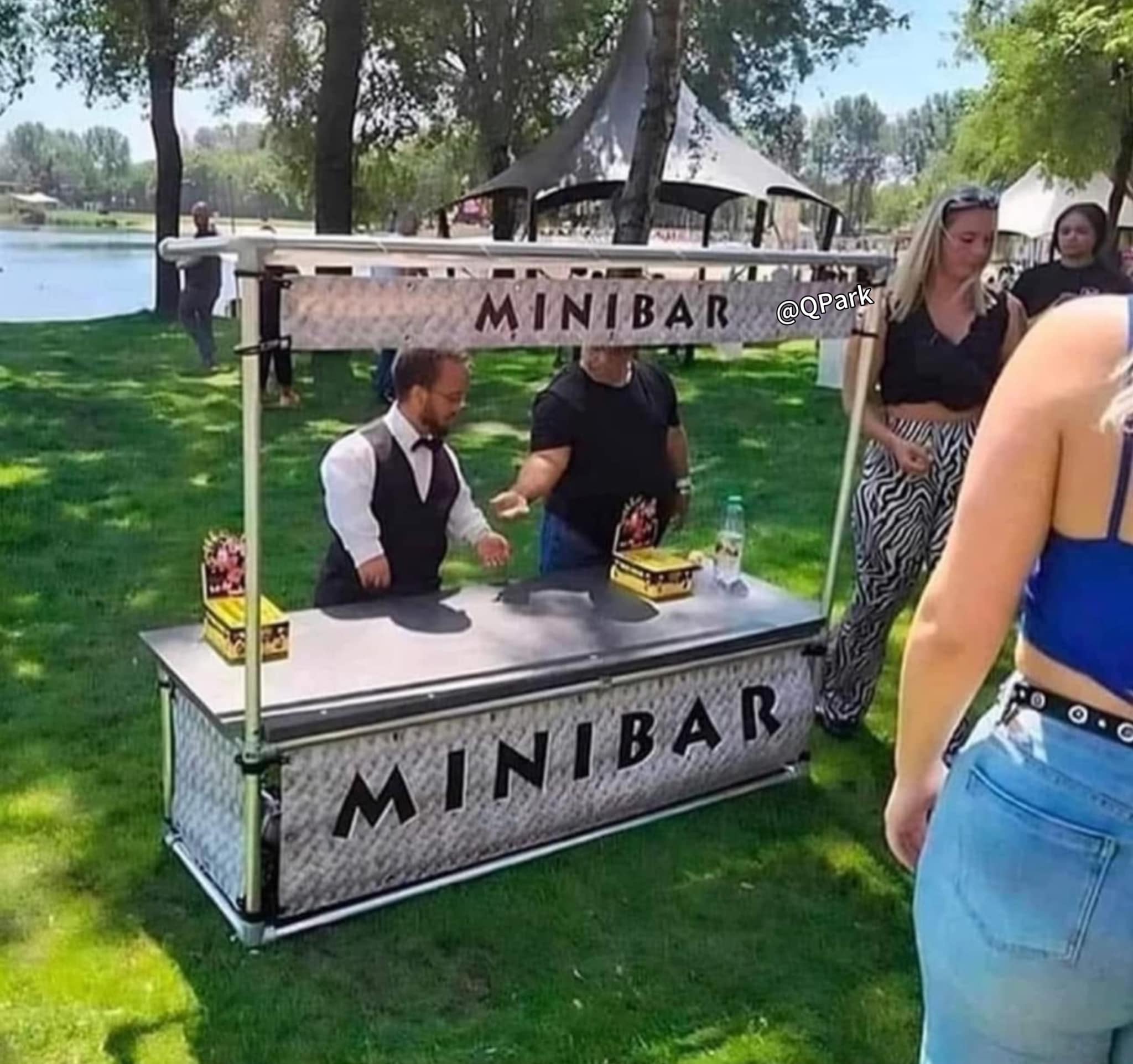 mini bar.jpg