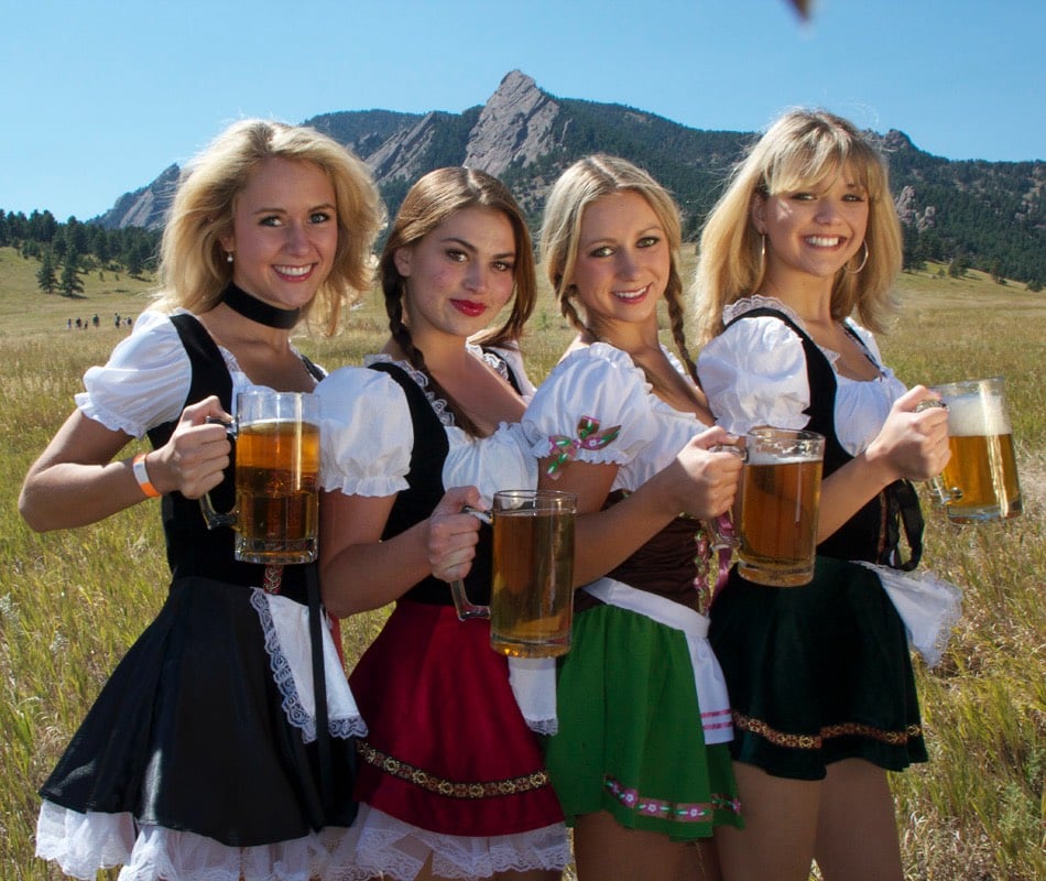 Oktoberfest-girls.jpg