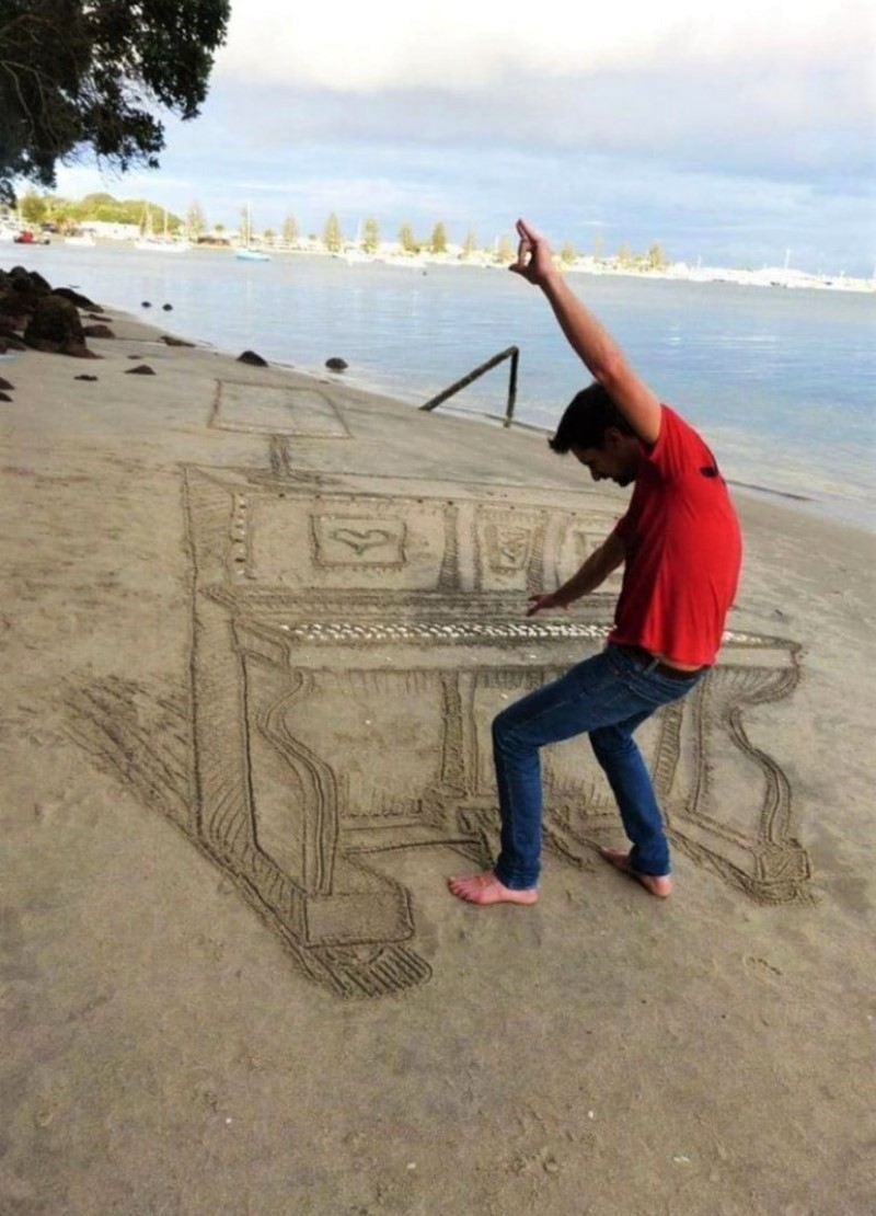 sand piano.jpg