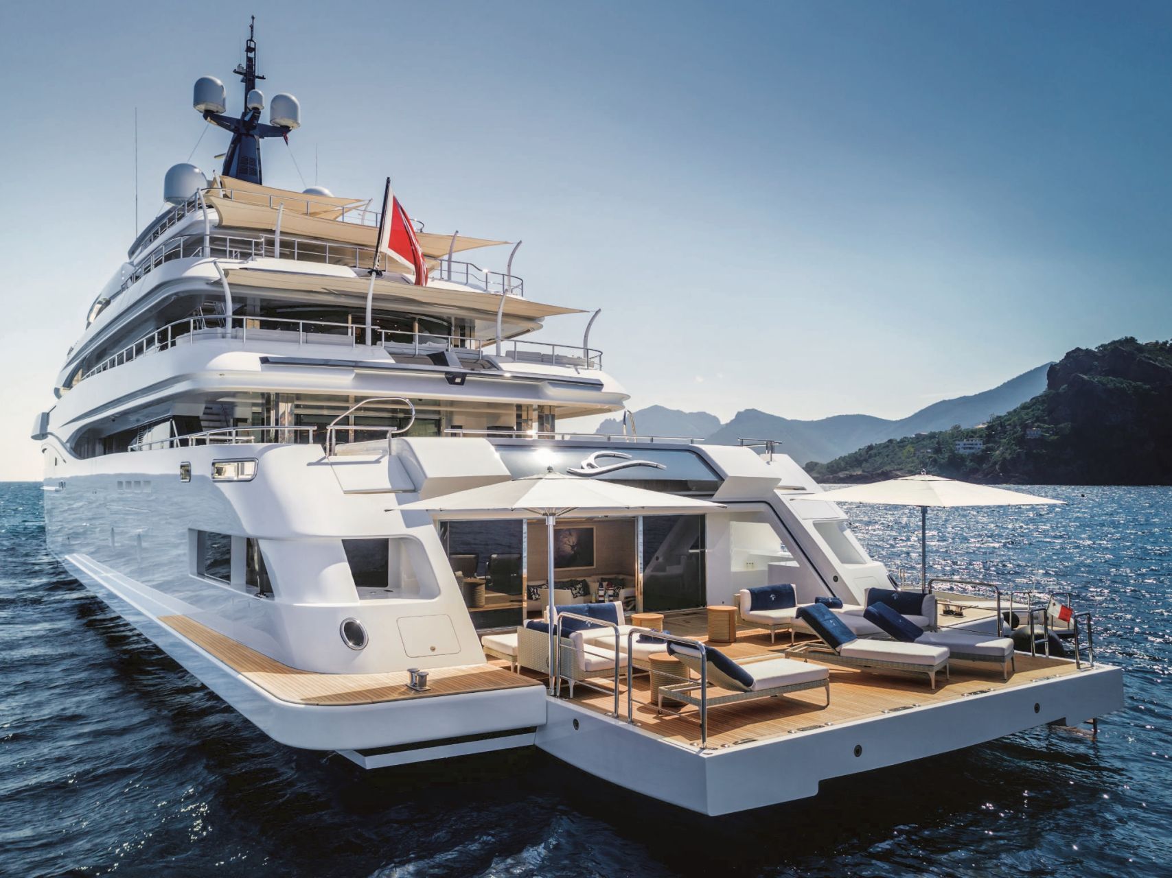 yacht-luxury.jpg