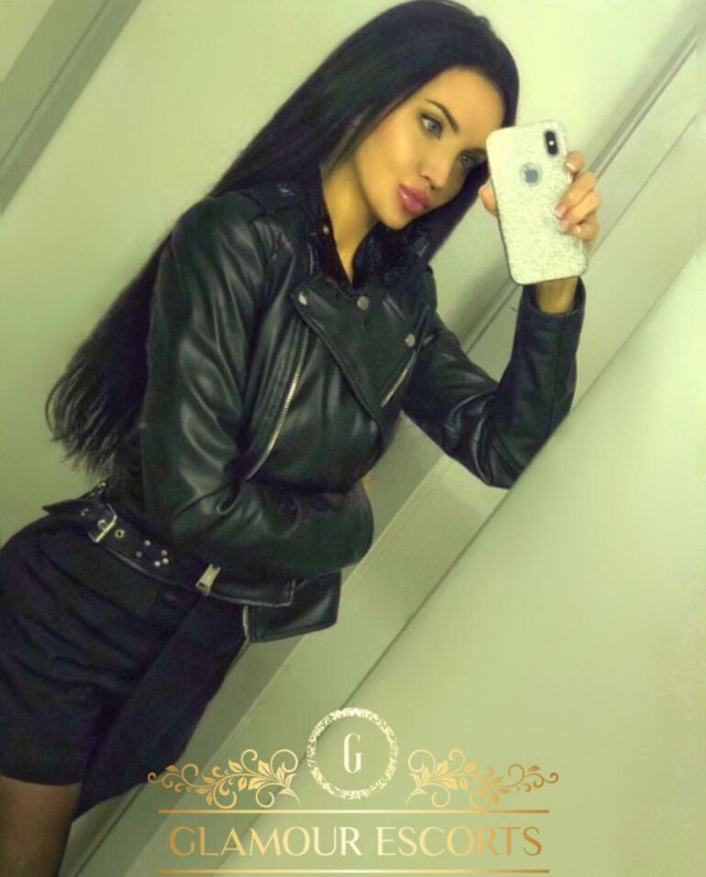 Valeria8 (GlamourEscorts)  escort