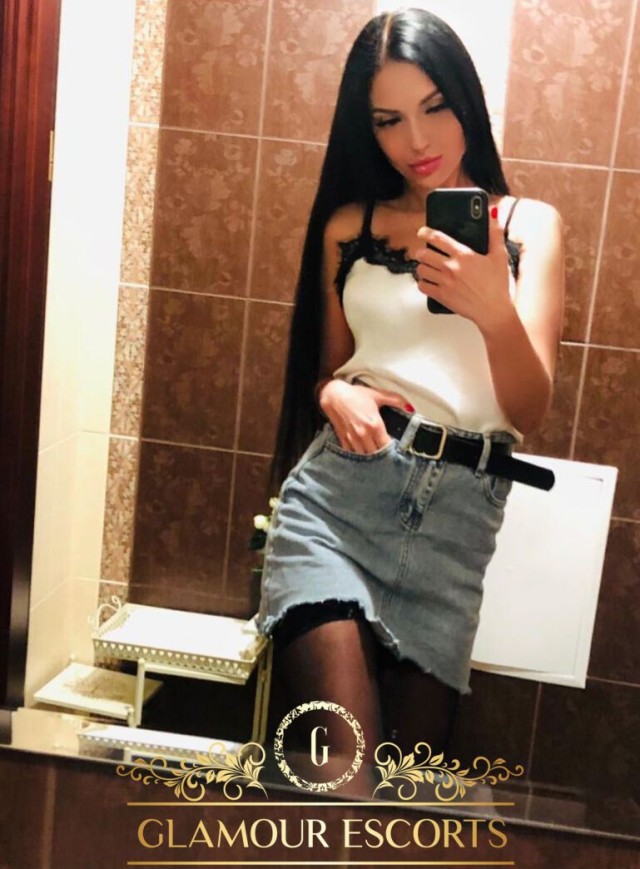 Valeria8 (GlamourEscorts)  escort