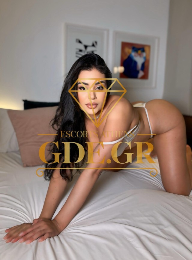 LAURA-SENSUAL-CURVY-LATIN-GDE-ATHENS-CALL-GIRL-5-scaled