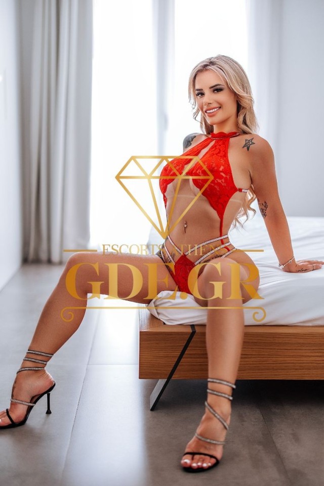 ALLANA-SENSUAL-CURVY-LATIN-GDE-MODEL-IN-ATHENS-7