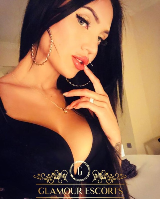 Valeria8 (GlamourEscorts)  escort