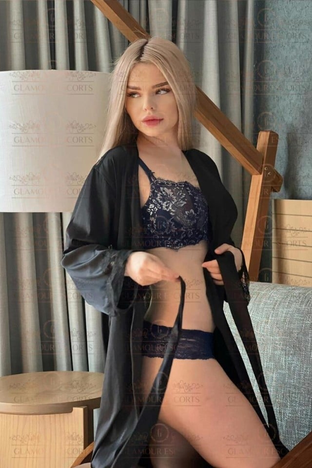 Mila13 (GlamourEscorts)  escort