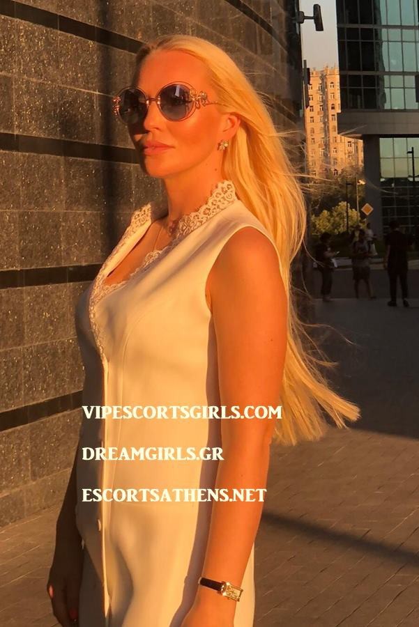 Queen (Dream Girls)  escort