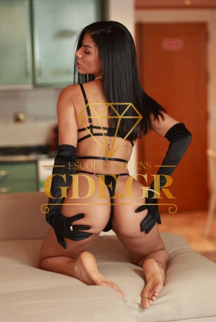 LUISA-SUPER-SEXY-BRUNETEE-LATIN-GDE-MODEL-IN-ATHENS-9