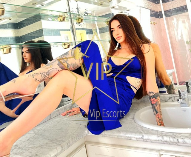 ESCORT-ATHENS-LANA-PETITE-ESCORTS-VIP-6